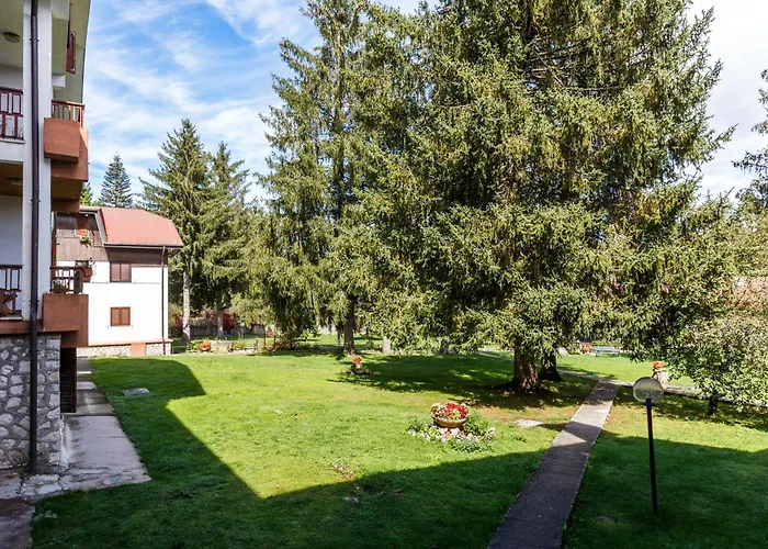 Dei Medici-la Casa Nel Parco Пескассероли